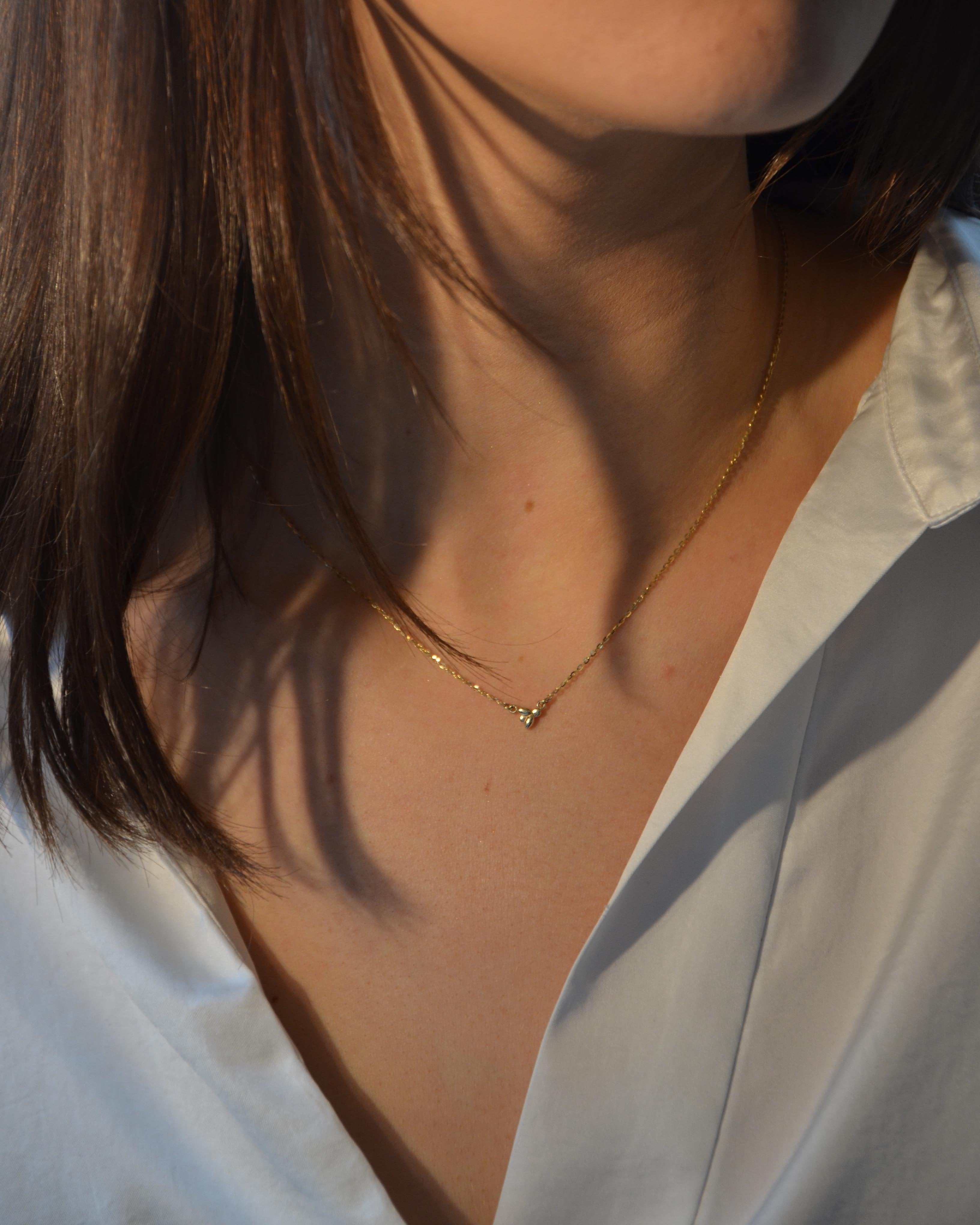 Bee necklace in 10K Yellow Gold 