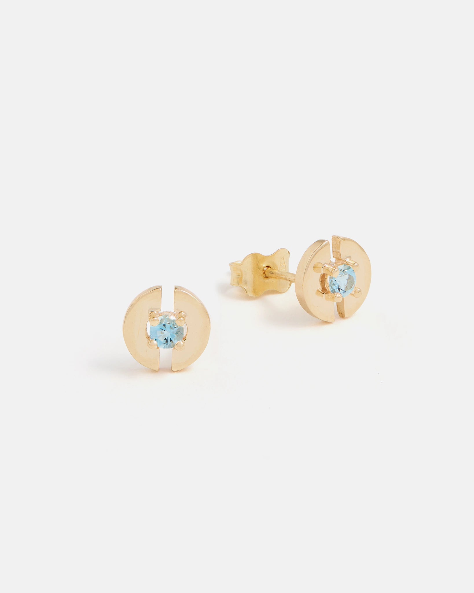Stein Stud Earrings in 14K Yellow Gold with Aquamarine