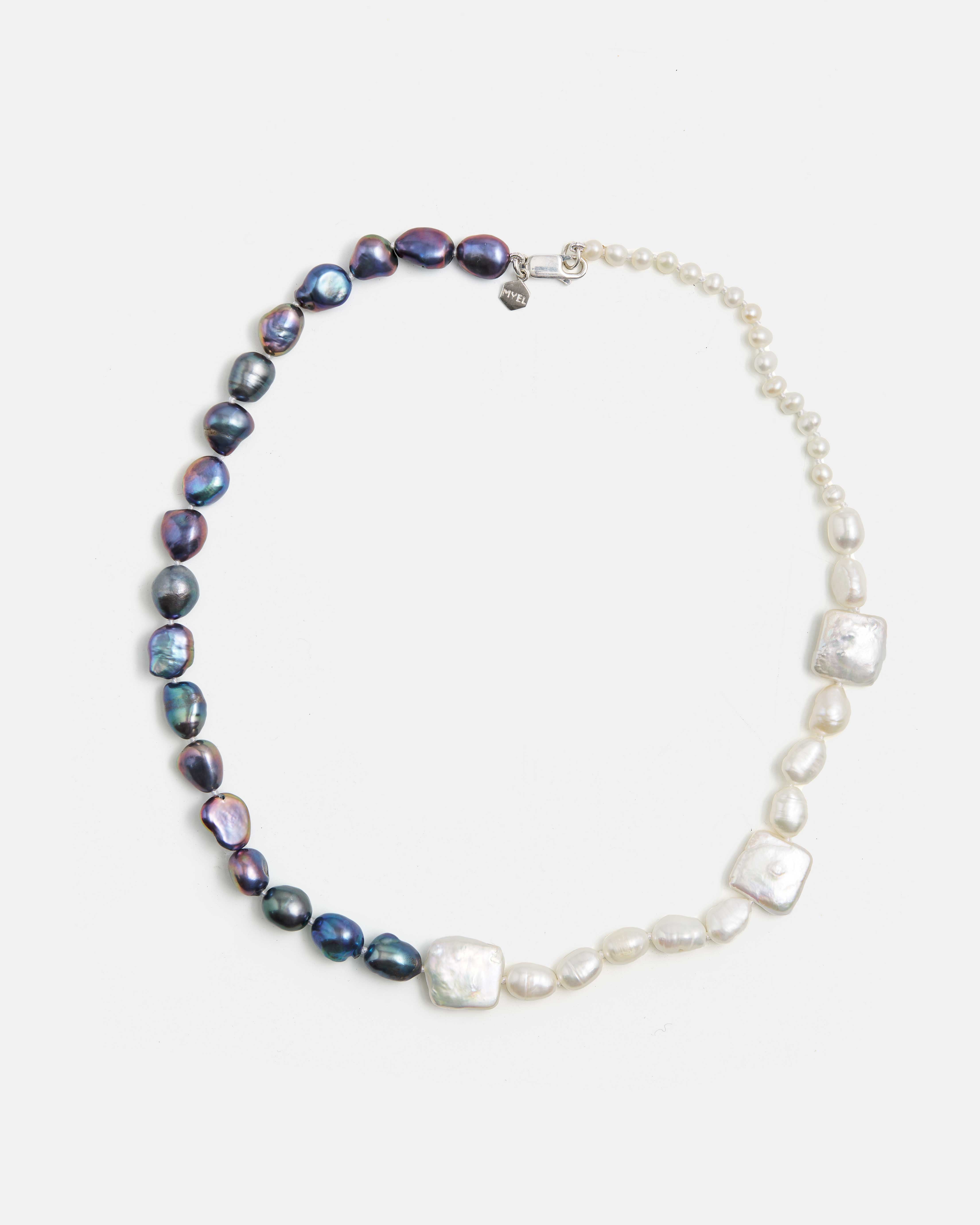 Collier Neptune avec Perles Blanches et Irisées