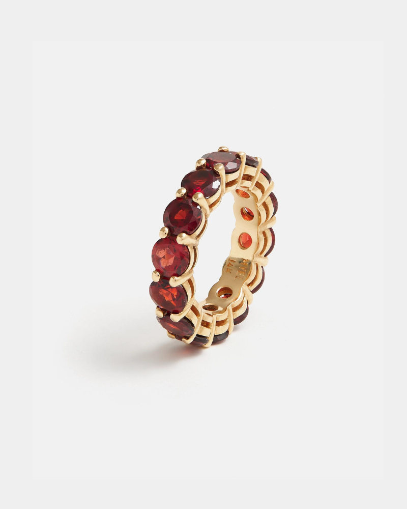 Ysia Ring in Yellow Gold with Garnets