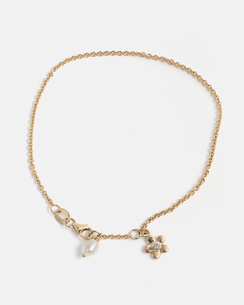 Flower Bracelet in Gold with Diamond & Pearl