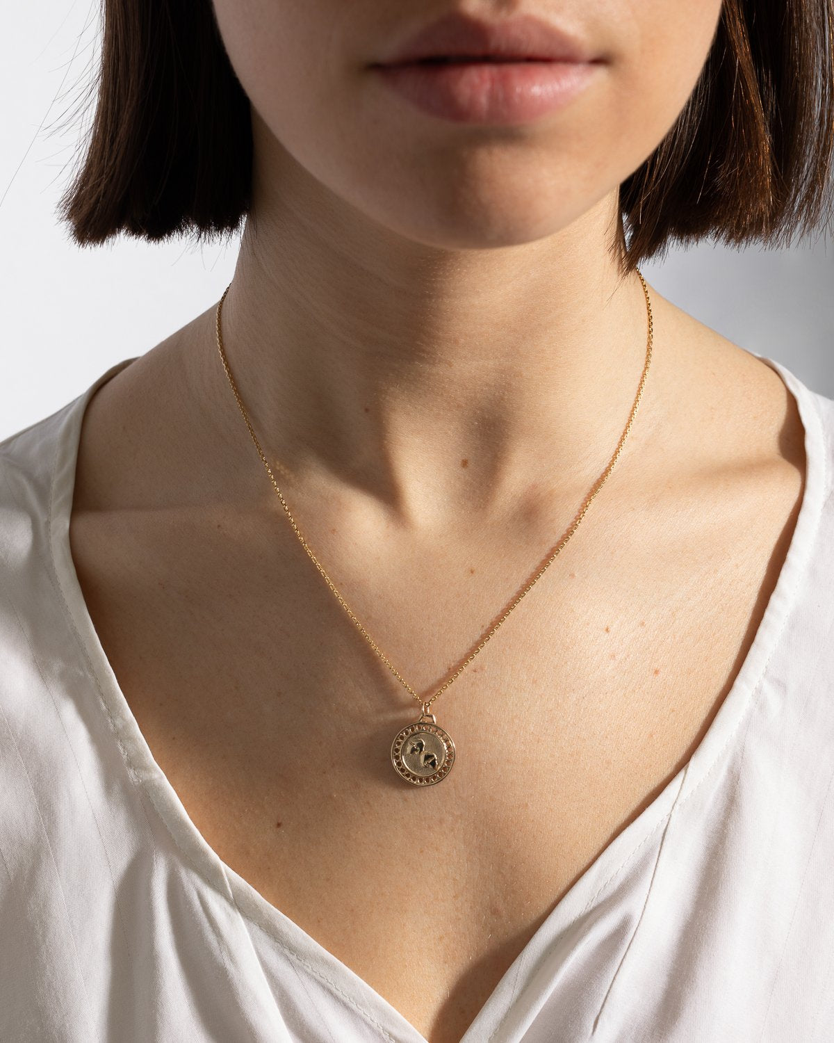 Zodiac Pisces Necklace in Yellow Gold