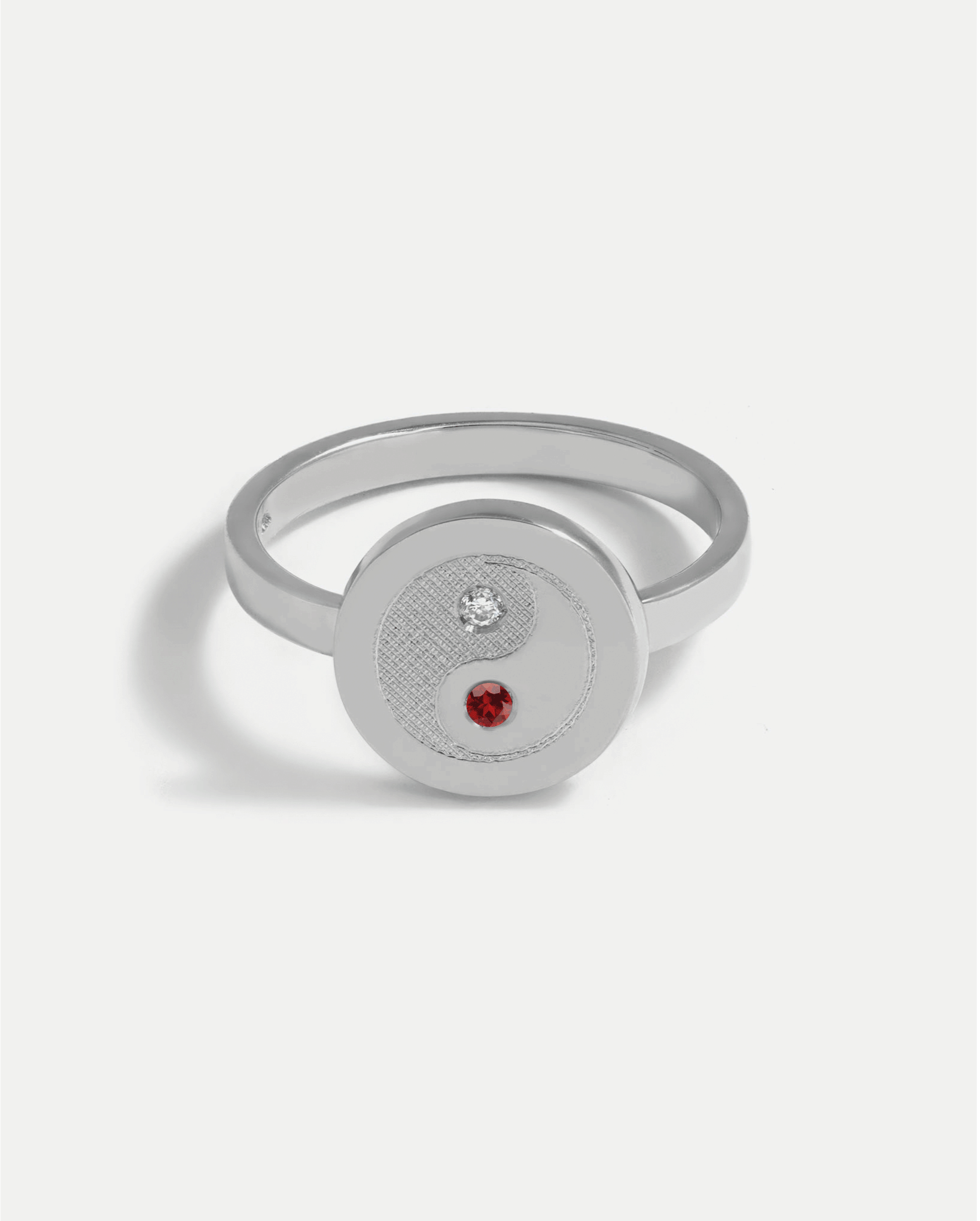 Yin & Yang Ring in Silver with lab grown Diamond and Anthill Garnet