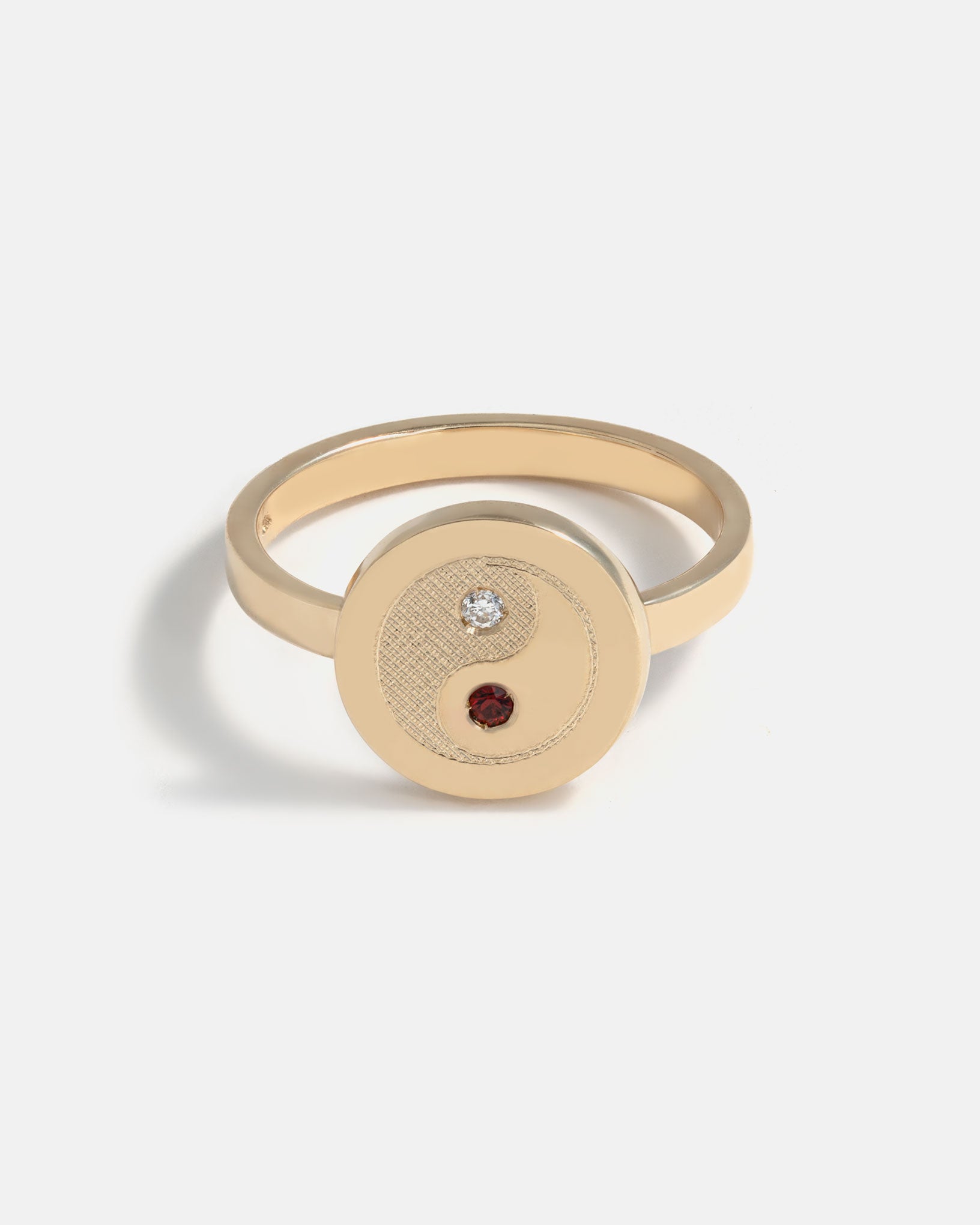 Yin & Yang Ring in 14k Yellow Gold with lab grown Diamond and Anthill Garnet
