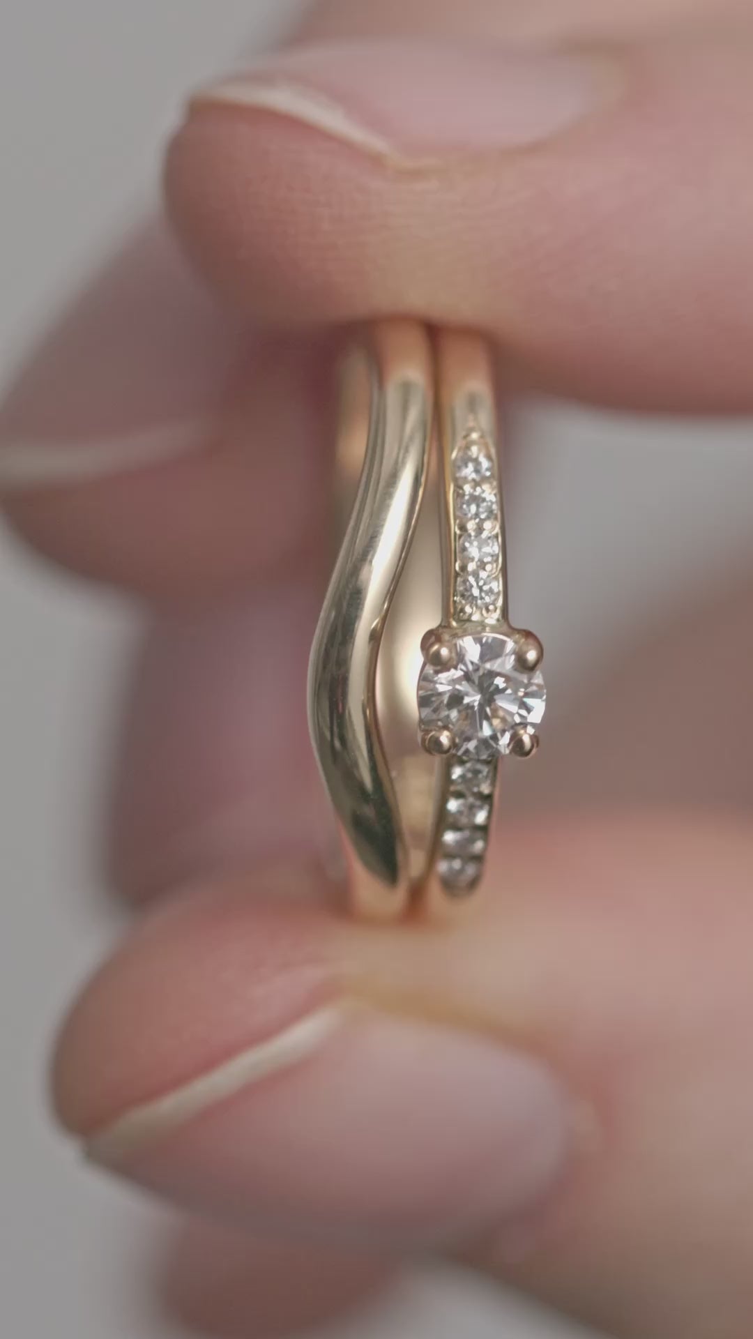 Solitaire Pavé Ring with lab grown diamonds and Stratura Wave Wedding Band