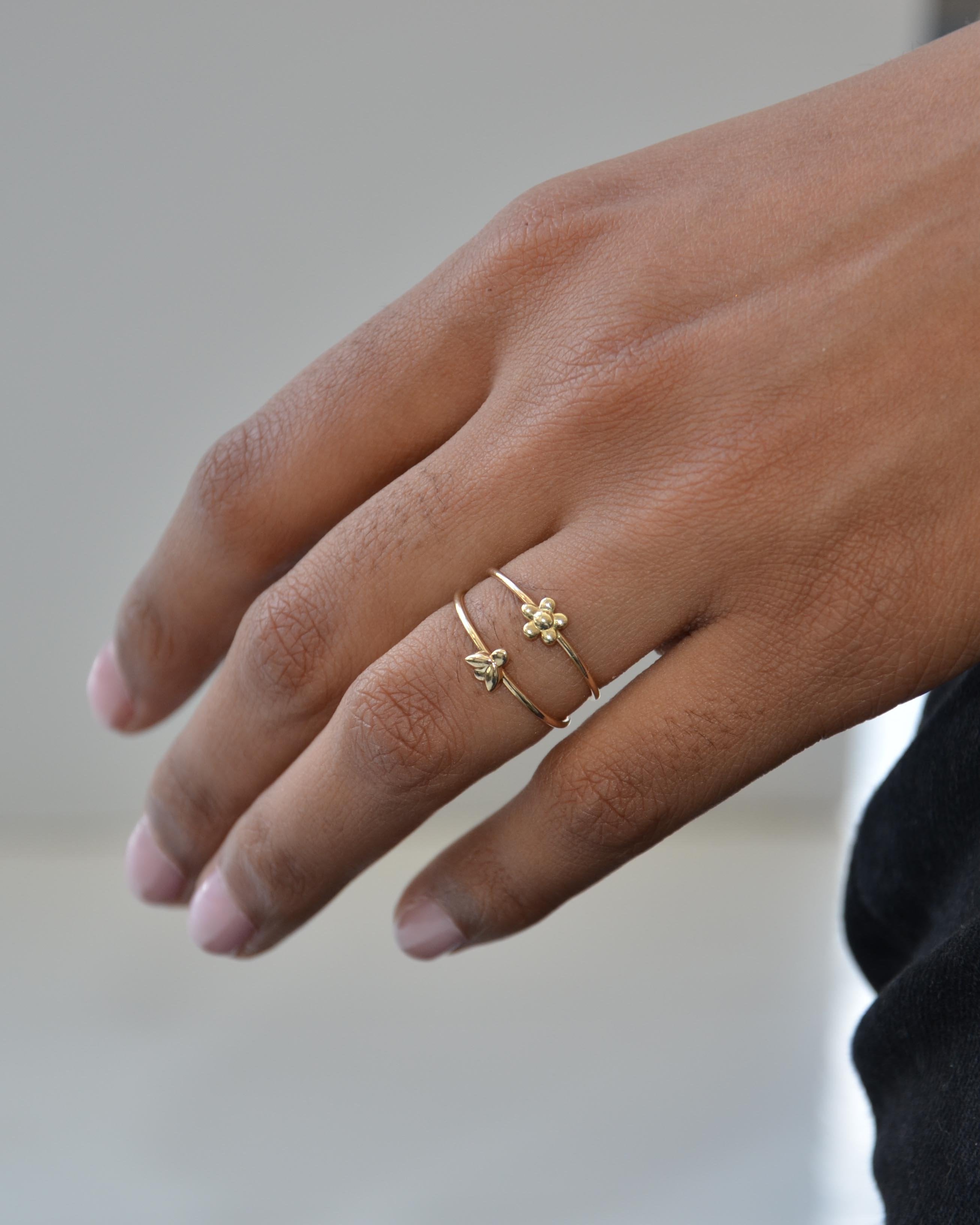 Flower ring in 10K Yellow Gold